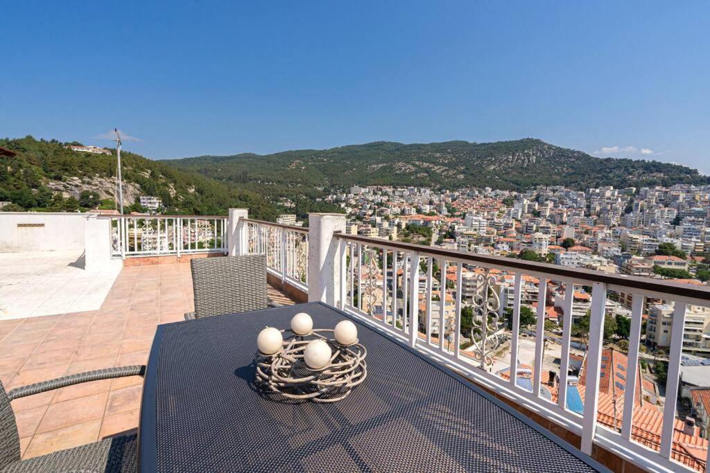 Apartmán Finas Penthouse,Private Terrace,Great View,Mins From Sea Kavala Exteriér fotografie