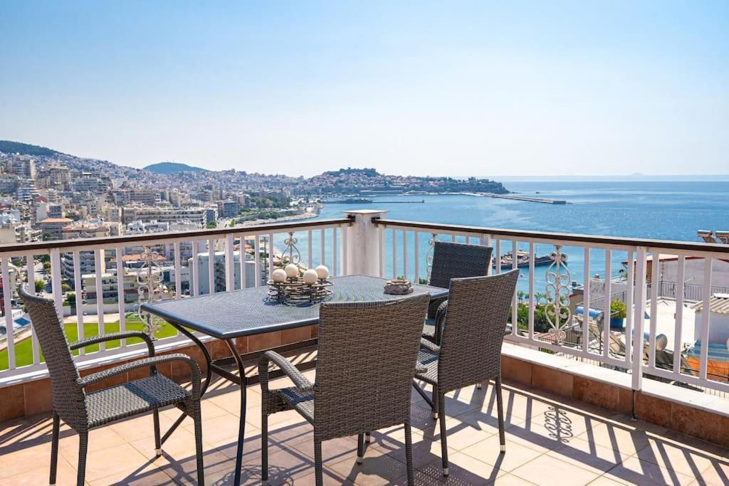 Apartmán Finas Penthouse,Private Terrace,Great View,Mins From Sea Kavala Exteriér fotografie