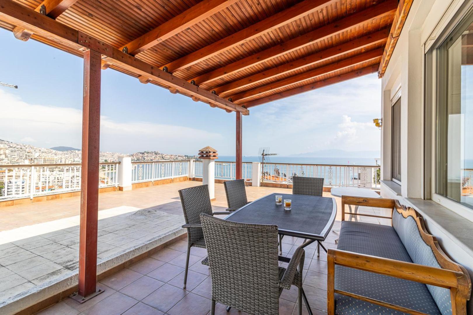 Apartmán Finas Penthouse,Private Terrace,Great View,Mins From Sea Kavala Exteriér fotografie